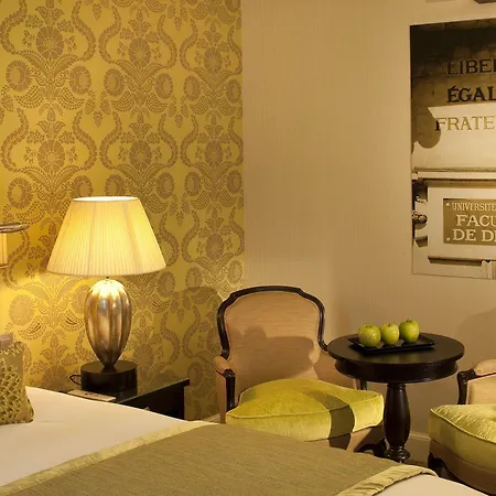Le Petit Hotel