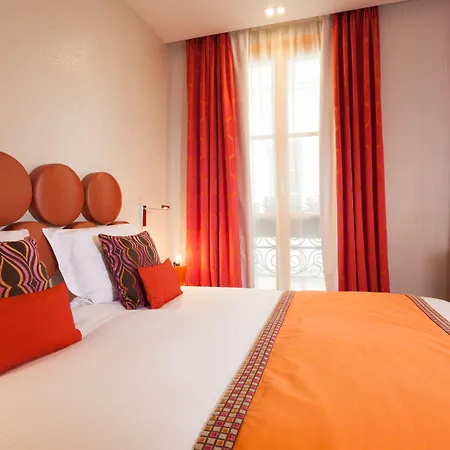 Le Petit Hotel 4*