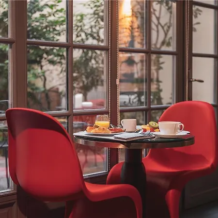 Le Petit Hotel Paris