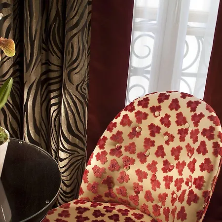 Le Petit Hotel 4*