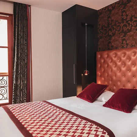 Le Petit 4* Paris